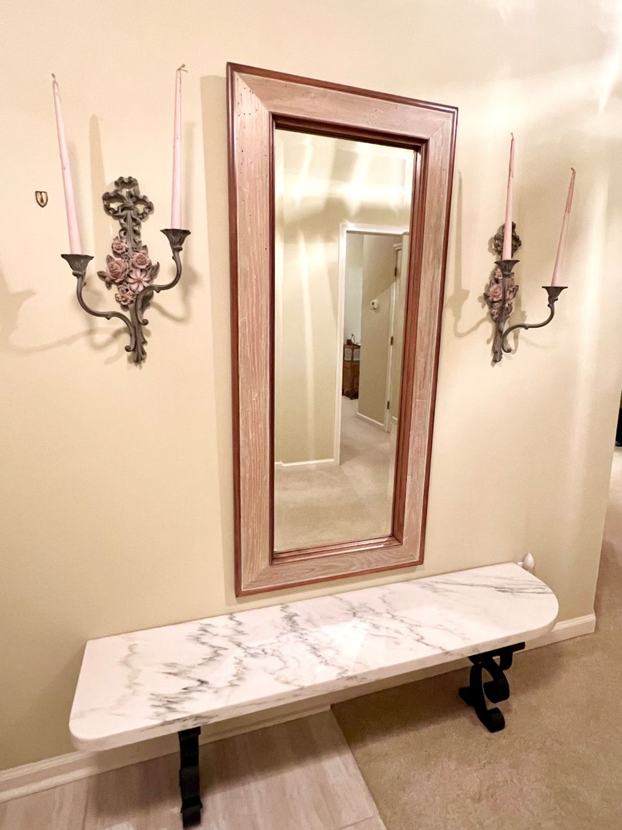 Donna Davis Estate Sales, LLC 2550 OFF... starts on 2/2/2024