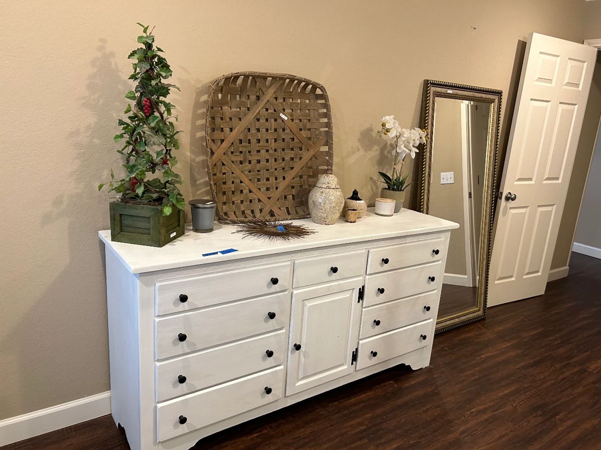 H&S Estate Sales Morningside Living Estate... starts on 1/26/2024