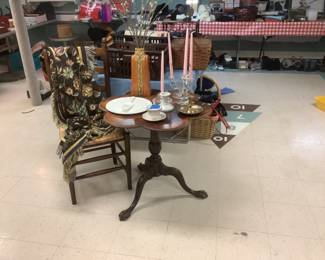 Folding table 