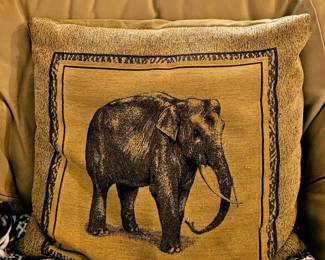 Elephant pillow 