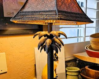 Palm tree table lamp
