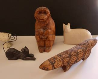 Various animal decor sculptures 