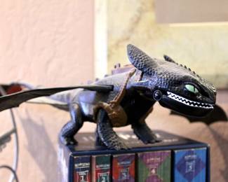How to Train Your Dragon Toothless Night Fury toy dragon