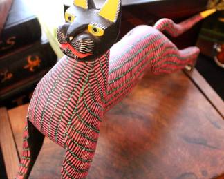 Decorative cat sculpture