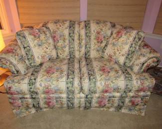 Broyhill loveseat in great condition