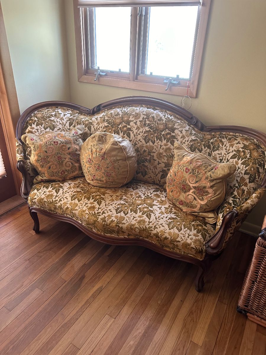 Town & Country Estate Sales in Montebello, NY starts on 1/26/2024