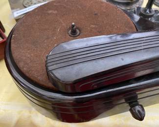 Vintage 1939 RCA Victrola R-100 Record Player. First Introduced Worlds Fair