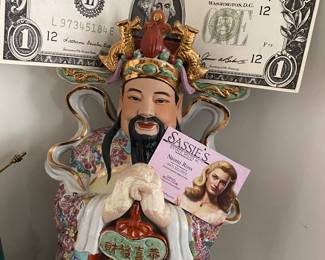 Chinese Wealthy God Loves Sassie's!!