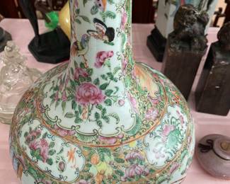 Antique Late 19th- Early 20th Century Chinese Export Qing Dynasty Famille Rose Porcelain Vase