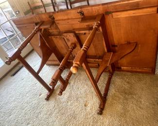 same table different picture 