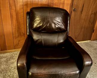Man Wah Cheers Reclining Chair Leather Dual Power 0 gravity $300