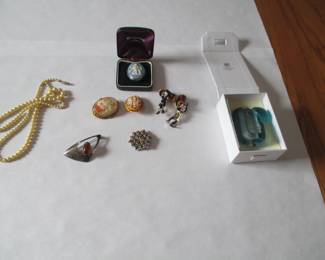 unique jewelry   Mats Jonasson glass