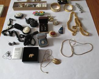 great Costume jewelry