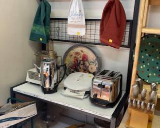 Kitchen bakers rack, other kitchen items