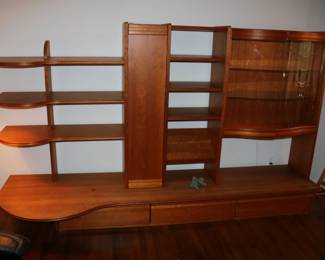 Hundevad shelving unit