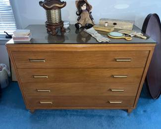 mcm dresser
