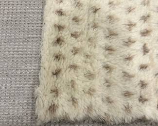 5' x 8' GoodWeave Ivory Shearling Area Rug
