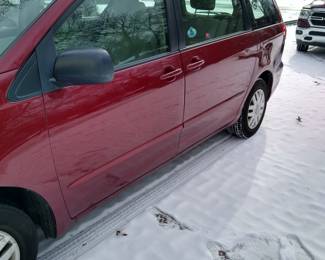 2006 Toyota Sienna CE, VIN #5TDZA23CX6S510383;  95,500 mi