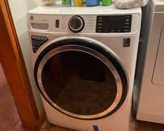 GE front load smart washer, very new!