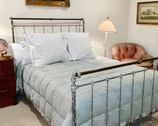 Queen Size Iron Bed 