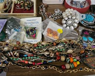 LOT OF JEWELRY AND CASES