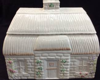 BELLEEK COOKIE JAR COTTAGE 2005