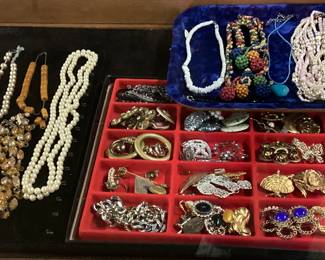 CHOICE TRAY COSTUME JEWELRY