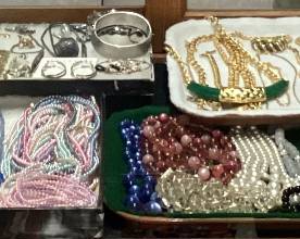 CHOICE TRAY COSTUME JEWELRY