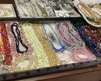 CHOICE TRAY COSTUME JEWELRY