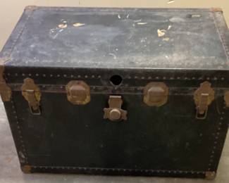 ANTIQUE STEAMER TRUNK, C.H.L. NORFOLK, V