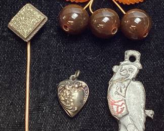  VTG. PINS & PENDANTS, VTG. RUSSIAN BALTIC AMBER BROOCH, STERLING PIN, GOLD HAIR PIN