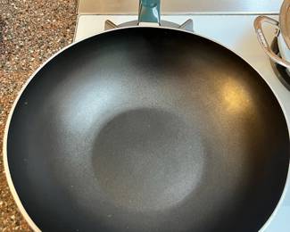 WearEver Non Stick Deep Skillet