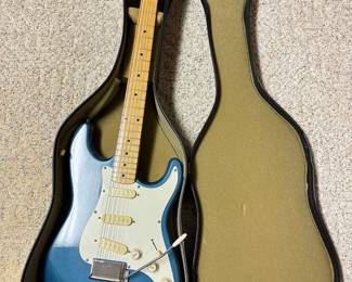 05 Hondo Deluxe Series 760 6 String Electric Guitar With Case