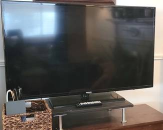 03 Samsung LED 3D TV Powers On