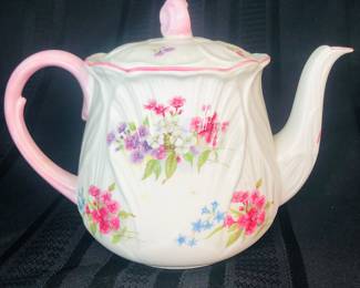 Fabulous Shelley bone china teapot 