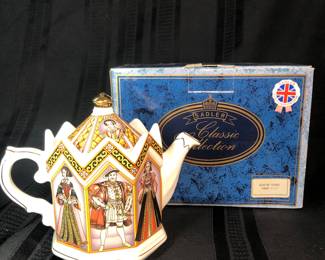 Sadler Henry VIII and wives teapot in box 