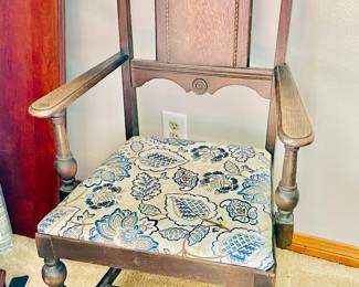 Antique chair with arms 