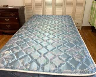 Twin bed complete