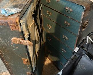 Steamer trunk