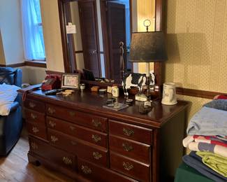 Dresser w mirror