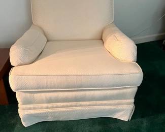 Accent chair