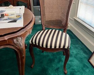 Dining Room table and 6 chairs