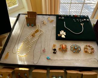 Pandora bracelet with beads