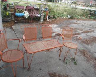 Wonderful vintage iron lawn set