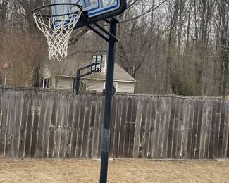 Basketball hoop