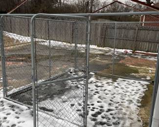 Outdoor dog cage