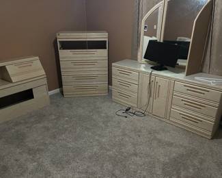 Bedroom set furniture