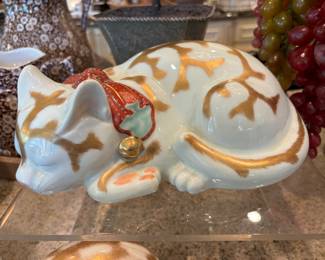 Japanese Kutani Sleeping Cats