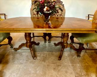 Vintage Dining Table With 2 Leaves