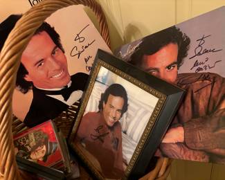 Julio Iglesias signed picture and record